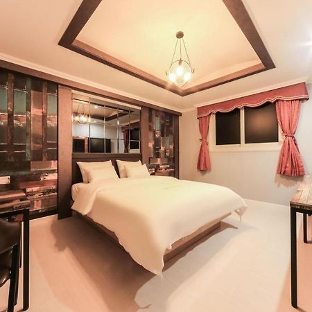Geoje A-Plus Hotel Extérieur photo