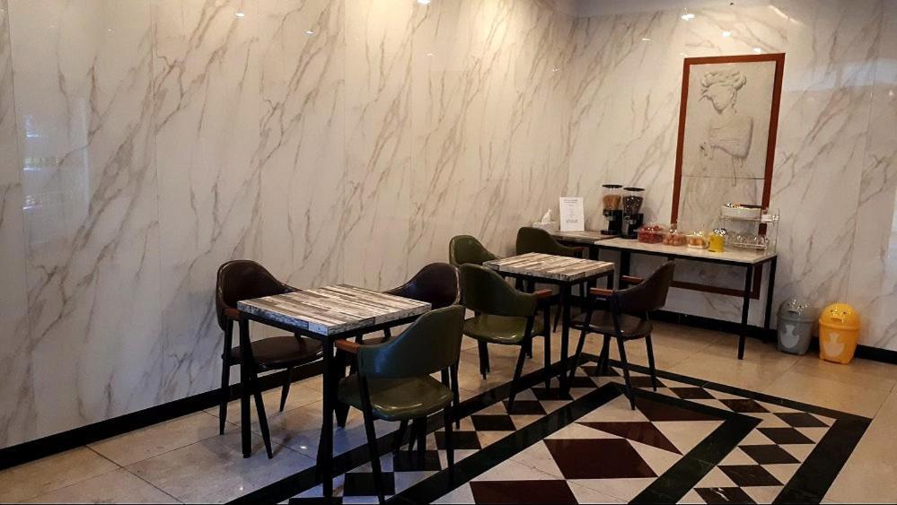 Geoje A-Plus Hotel Extérieur photo