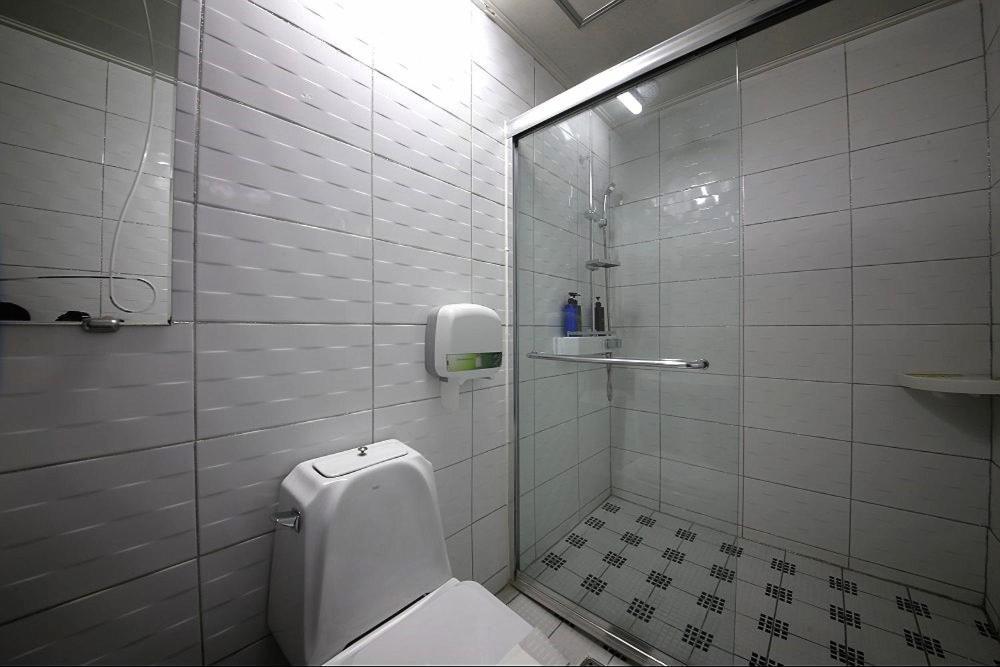 Geoje A-Plus Hotel Extérieur photo